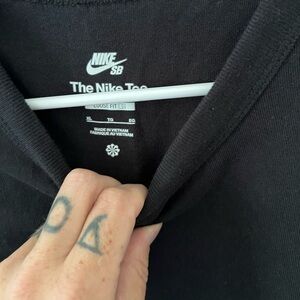 Nike SB yuto horigome Black Loose Fit Tee